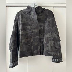 Lululemon cropped rain jacket